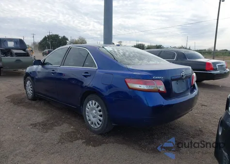 2010 Toyota Camry Le z USA, uszkodzony, nr VIN 4T1BF3EK6AU570707